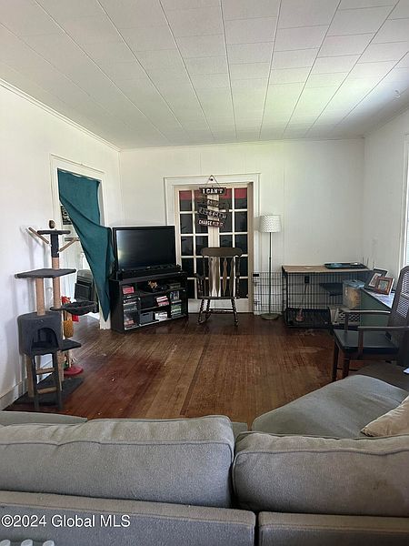 5th image of 248 Moyer Street