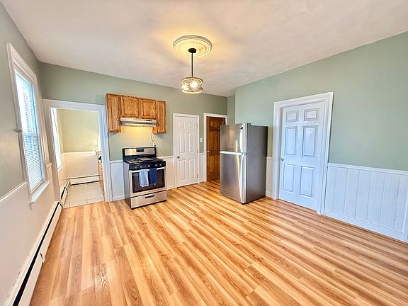 2nd image of 100 Gesler St Floor 2
