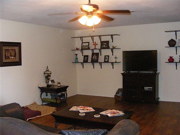 2nd image of 1909 Floral Dr