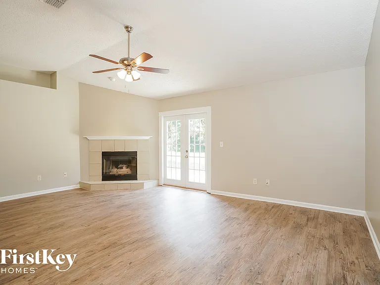 2388 Sophie Pl — Photo 3