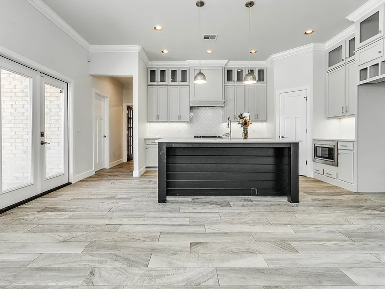 5616 Saint James Pl — Photo 10