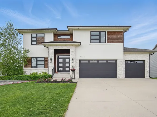 16202 Brookview Dr, Urbandale, IA 50323
