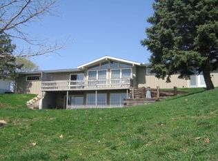 2412 Shoreline Heights Rd, Sterling, IL 61081