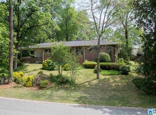 1217 Green Glen Rd, Vestavia Hills, AL 35216