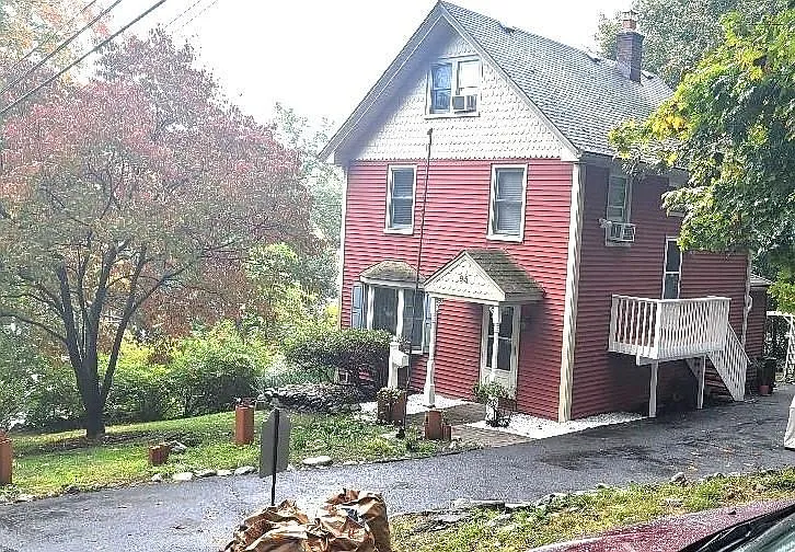 95 Grand Ave