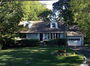 20 Vale Dr, Huntington, NY 11743