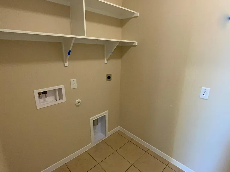 1049 Lakeway Crossing Dr — Photo 12