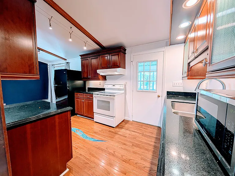 26745 Freeport Ave — Photo 8