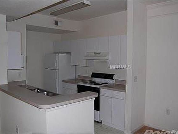 5th image of 17104 Carrington Park Dr APT 526