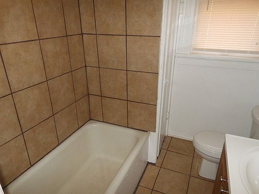 3rd image of 5116 Pennsylvania Ave #A