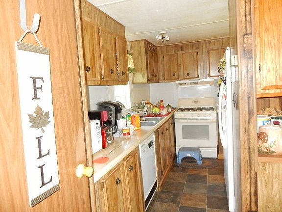 4th image of 36 Kennedy Ln