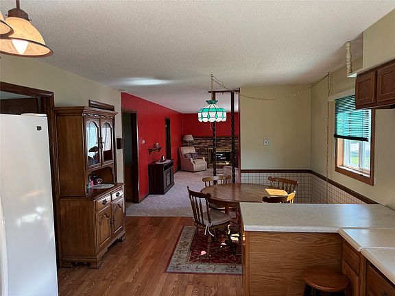5th image of 402 N 9th St