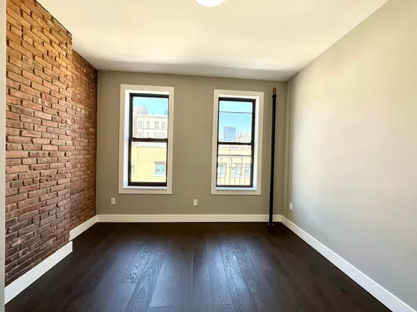 336 West 17th Street image 1 of 10