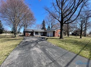 3555 Brown Rd, Oregon, OH 43616