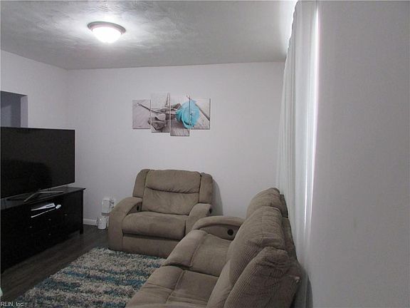 2nd image of 609 Rockingham St