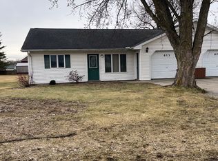 613 Grove St, Sumner, IA 50674