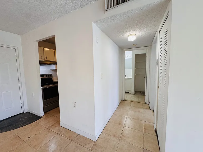 1068 N Benoist Farms Rd — Photo 25