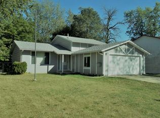 513 Circle Dr, University Park, IL