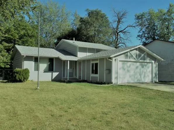 513 Circle Dr, University Park, IL 60484