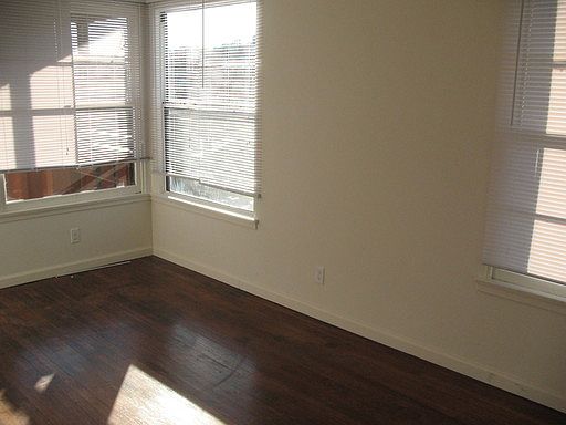2nd image of 712 Otay St #B