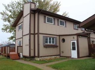 816 14th St NE, Jamestown, ND 58401