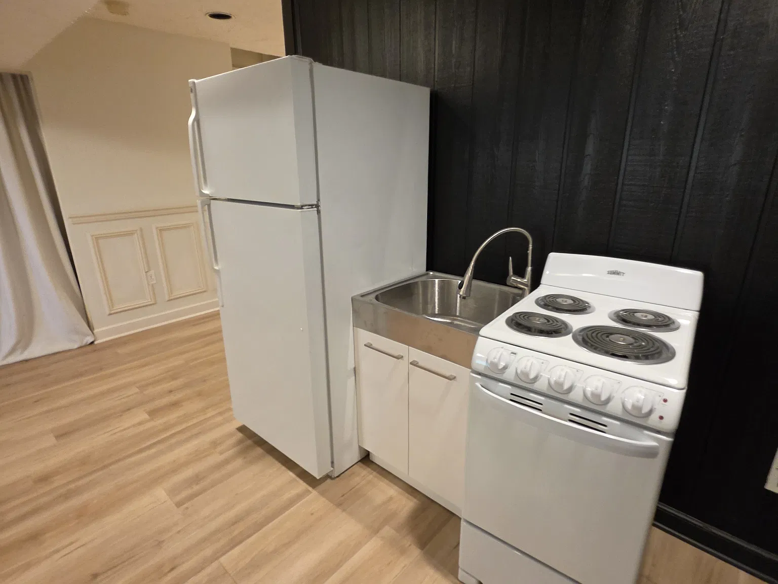 Studio, 650 sqft, $1,300 — Photo 4
