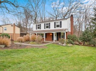 2714 Carmelita Dr, Pittsburgh, PA 15241