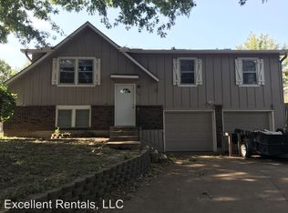 924 NE Westwind Cir, Lees Summit, MO 64086