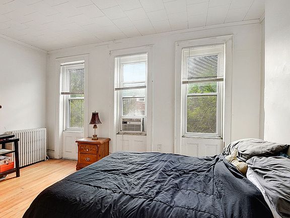 4th image of 5913 Linden St