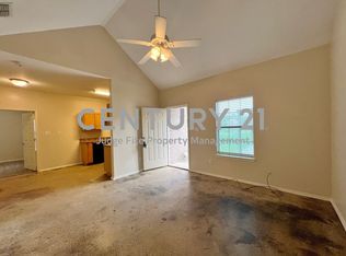 100 Lindas Creek Ln, Weatherford, TX 76088