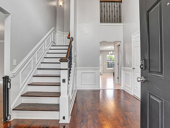 5th image of 704 Highgrove Ct