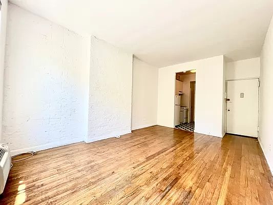 3rd image of 281 W 11th St APT 2D