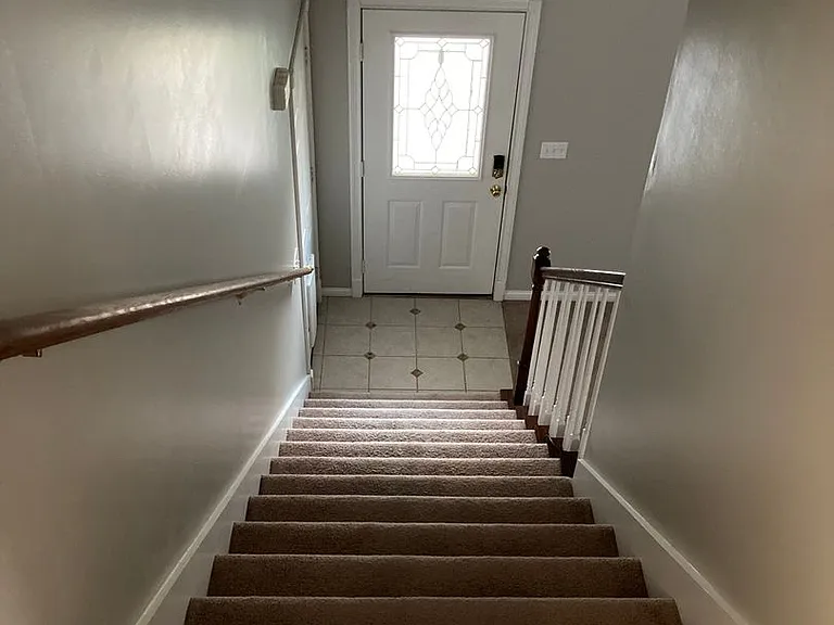 121 Chevy Chase Pl — Photo 33
