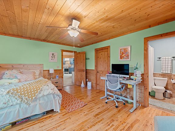 30th image of 2063 Kennedy Creek Rd
