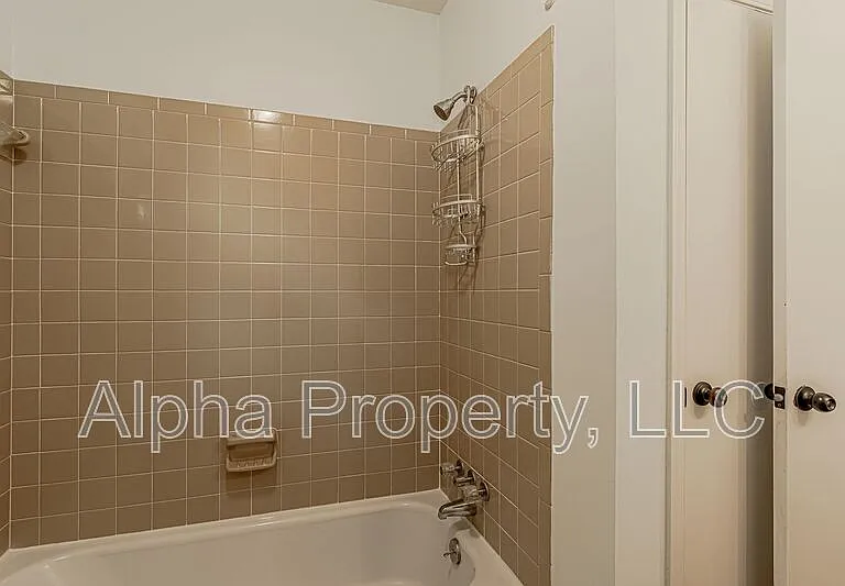 109 Roberts Cir — Photo 11