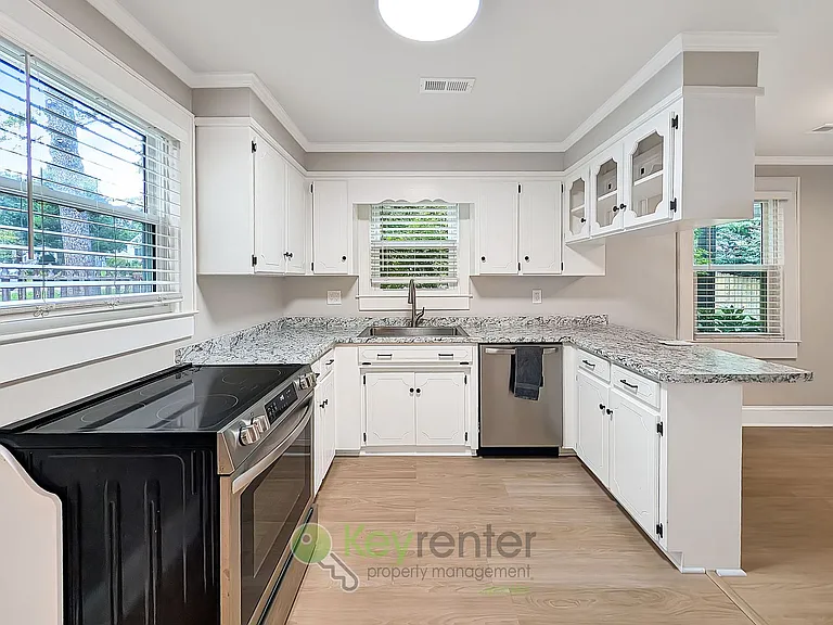102 Woodville Ave — Photo 6