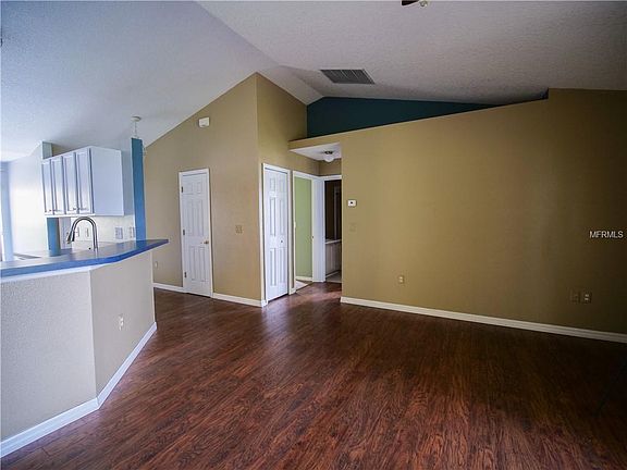 4th image of 861 Park Valley Cir