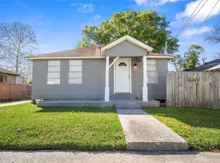 1013 N 2nd St, Baytown, TX 77520