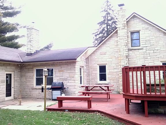 4th image of W232N6093 Waukesha Ave