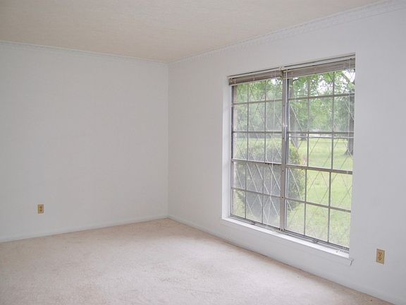 4th image of 3361 Little Cypress Dr