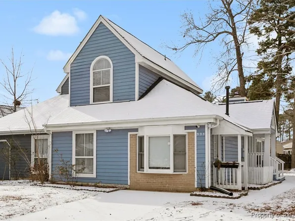 908 Woodcreek Dr, Newport News, VA 23608