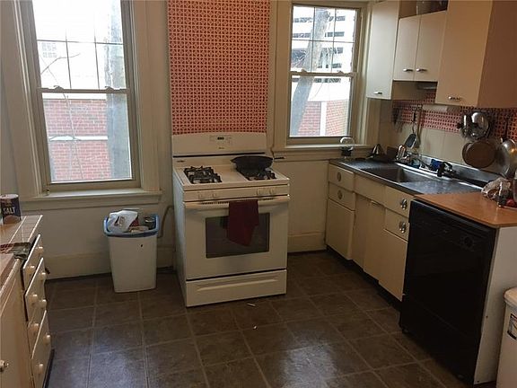 5th image of 515-517 Saint James Pl