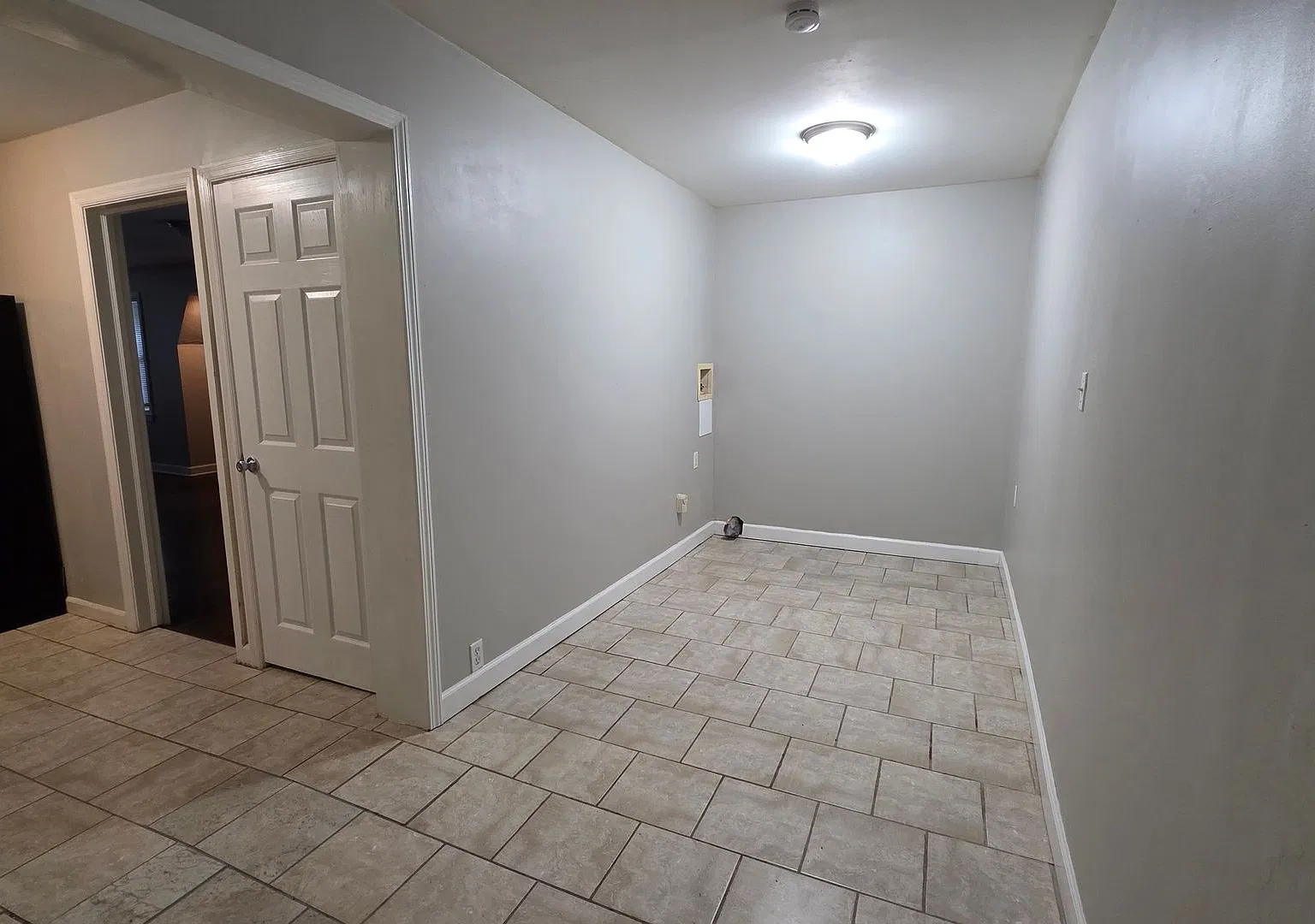 3-Bedroom, 1.5 Bath Single Family for Rent in Raytown, MO | Attached Garage & Modern Kitchen — Photo 2