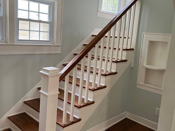 3rd image of 353 Holmes St