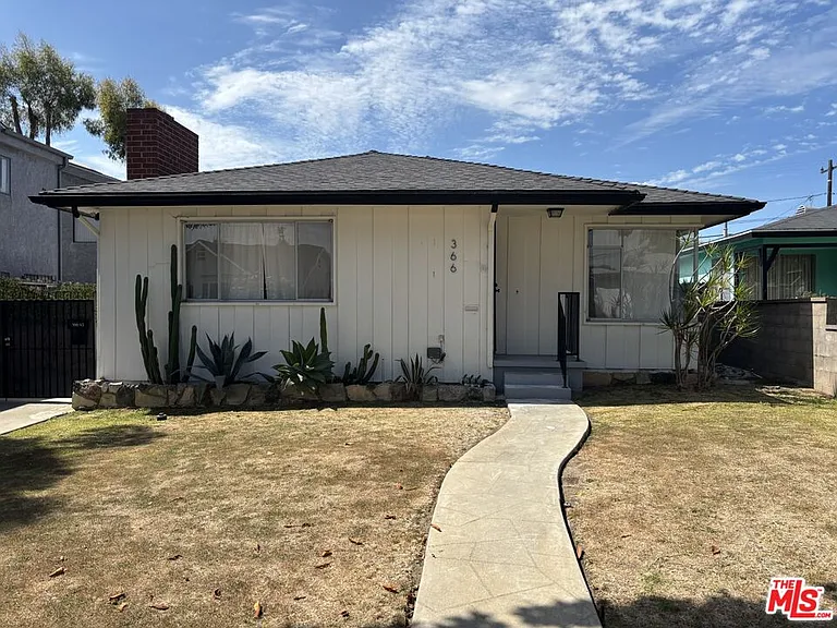 366 E Hillsdale St — Photo 1