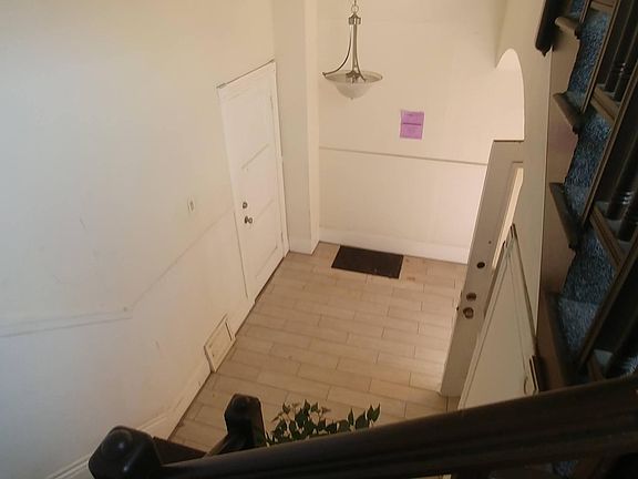 5th image of 1338 Holly St APT 2