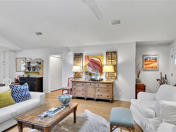 5th image of 316 Peachtree St