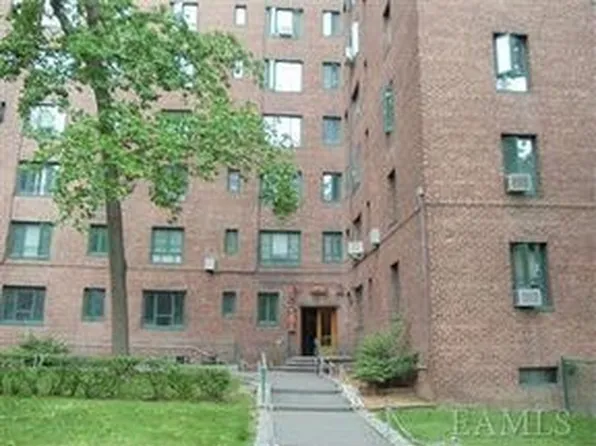 1605 Metropolitan Ave APT 1H, Bronx, NY 10462