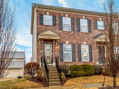 323 Willott Square Dr, Saint Peters, MO, 63376