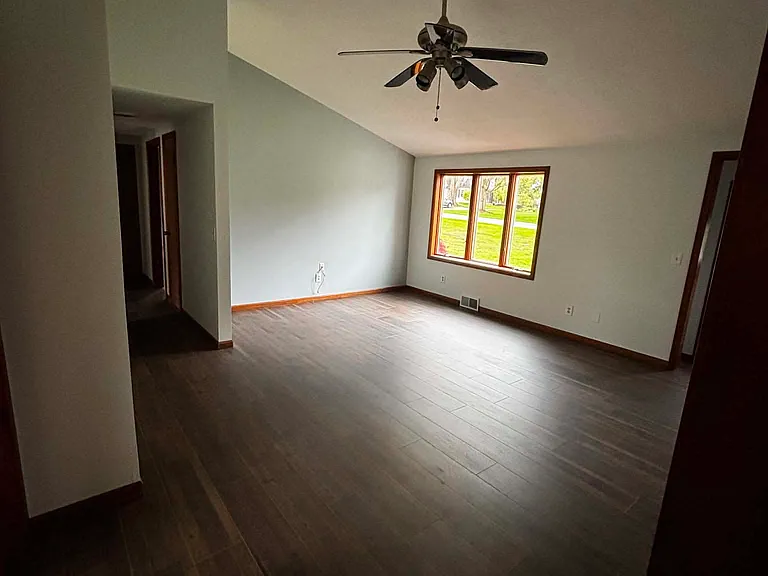 92 Daytona Ave — Photo 29